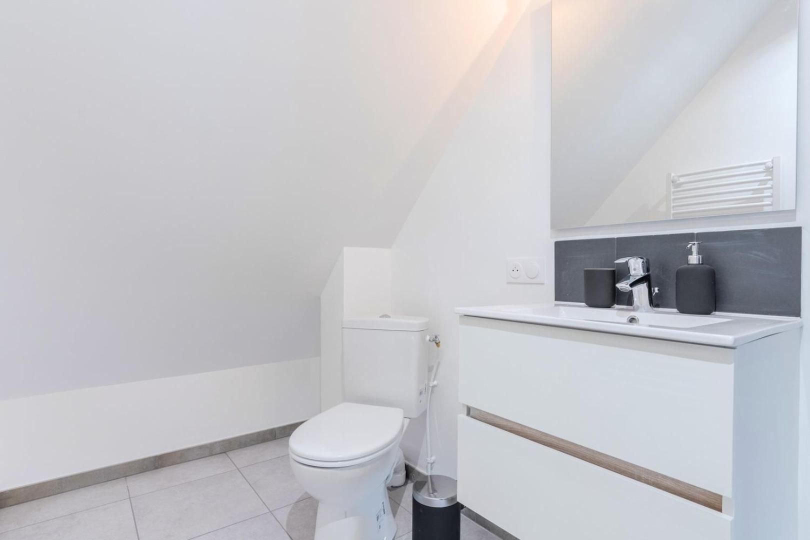 Bright 3-Bedroom 2-Bathroom Flat Лилль Экстерьер фото