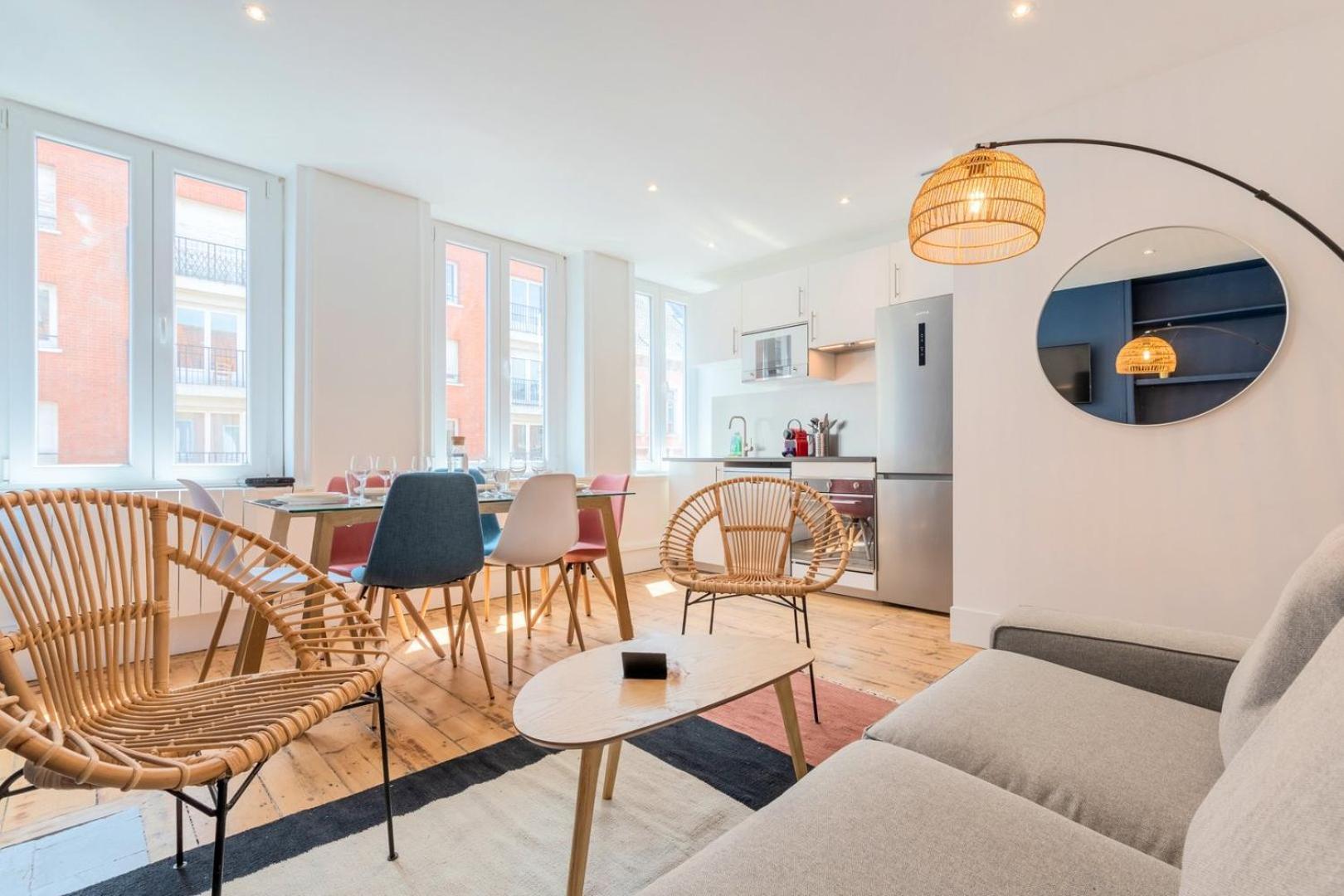 Bright 3-Bedroom 2-Bathroom Flat Лилль Экстерьер фото
